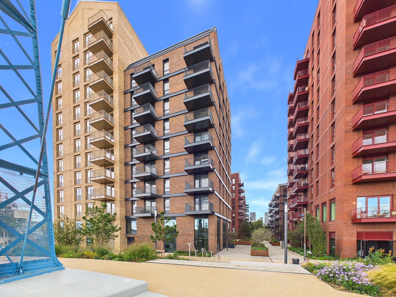 Sisal House,Heron Wharf 首期四栋楼宇之一